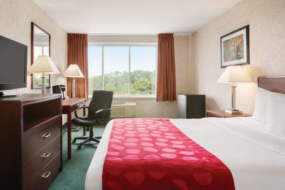 Room image 3
