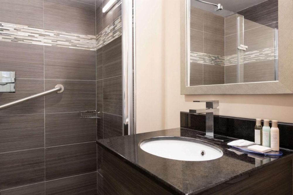 Room image 4